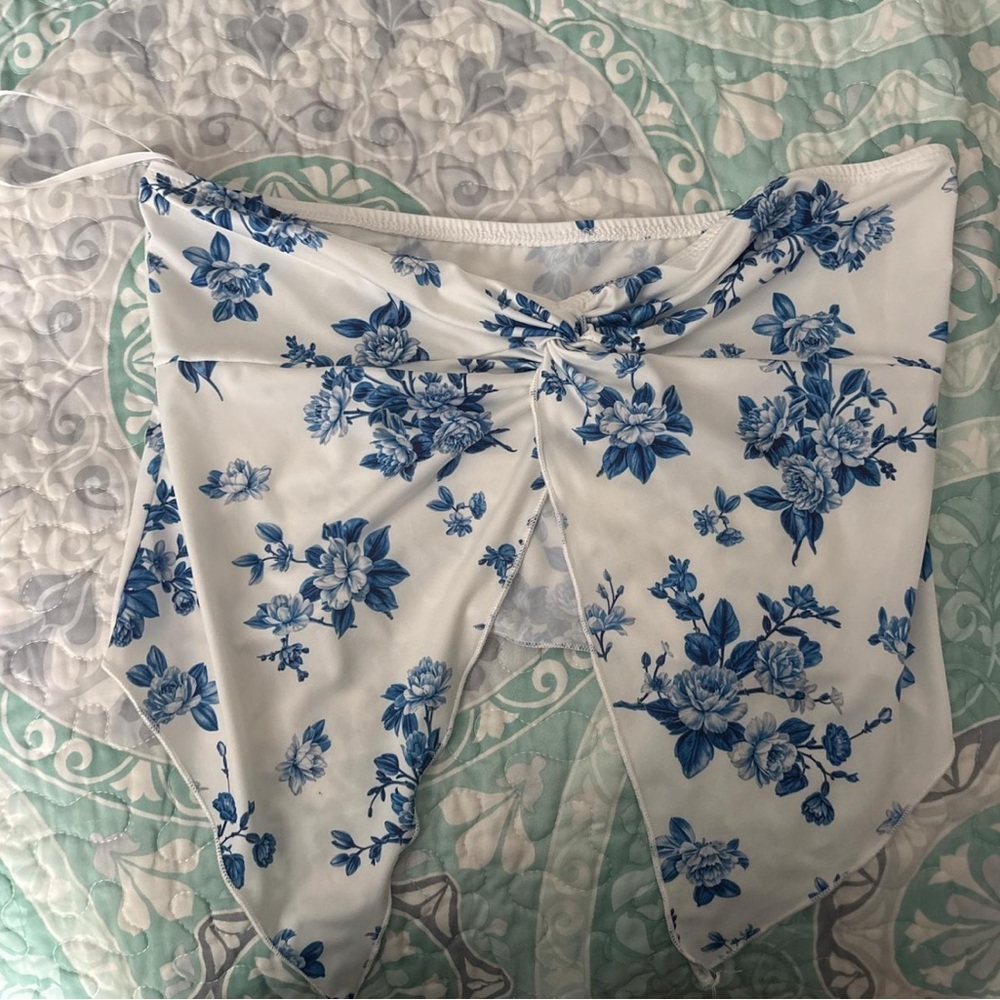 Floral Blue and White top
